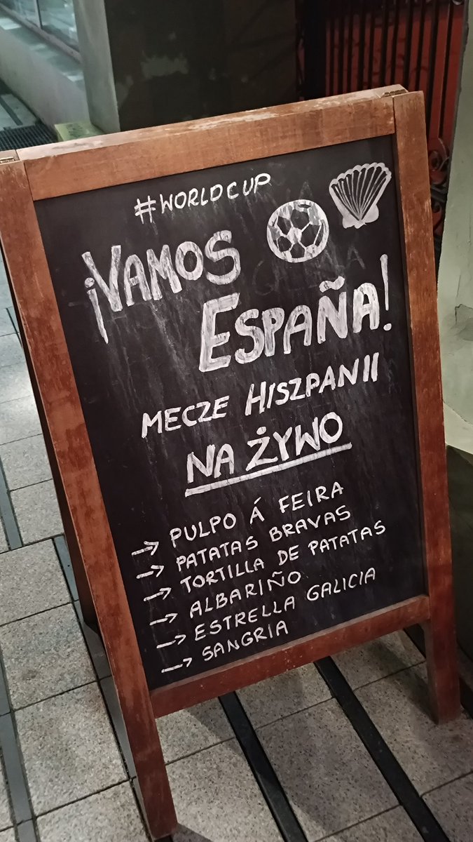 O_Armesto's tweet photo. Sitio ben curioso, e recomendable. Ata patacas Bonilla e tortilla de Betanzos. https://t.co/z84InF86P4