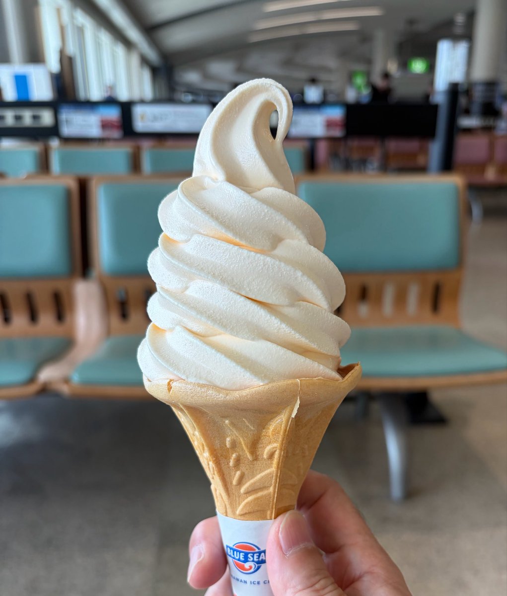 _piyo_'s tweet photo. ✈️旅の〆は、空港でのソフトクリーム🍦 https://t.co/mXCVrC6zpT