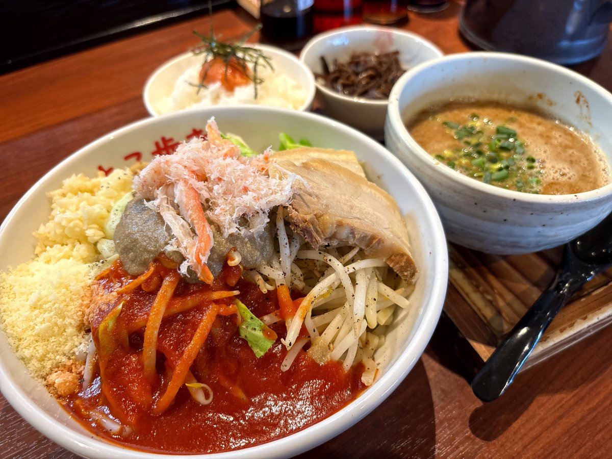 siotukemen's tweet photo. カニ二郎トマトつけ麺うめぇ

#二代目白神各務原 https://t.co/GbF7NfySXO