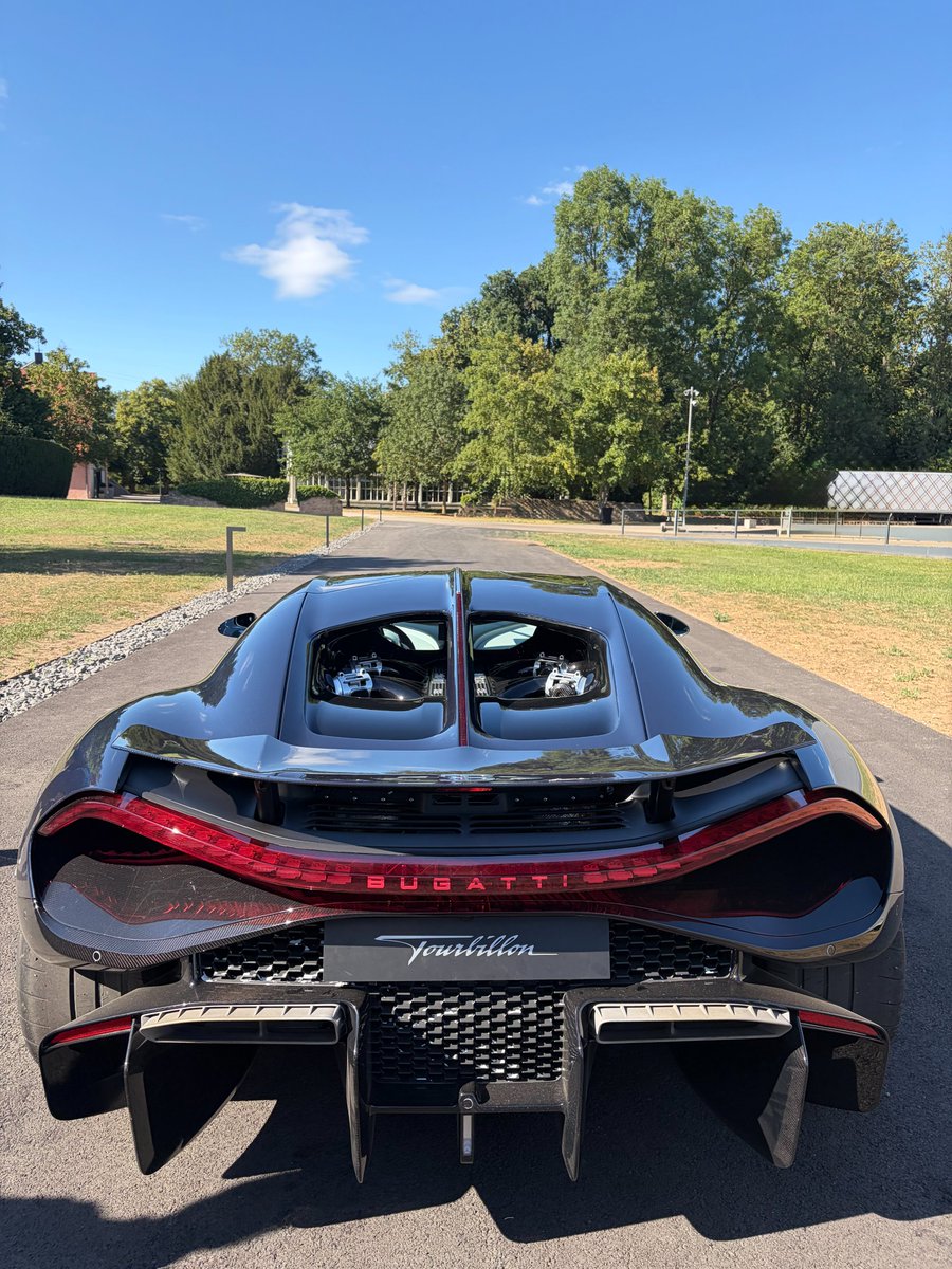 F_Bierry's tweet photo. 🚗Bugatti écrit la suite de son histoire en #Alsace ! Inauguration jeudi d'un nouveau bâtiment, "La Manufacture" : le nouvel écrin de l’excellence automobile alsacienne, sur son site de Dorlisheim/Molsheim, où sera produite dès septembre la toute nouvelle @Bugatti Tourbillon. https://t.co/f5y7DavzPh