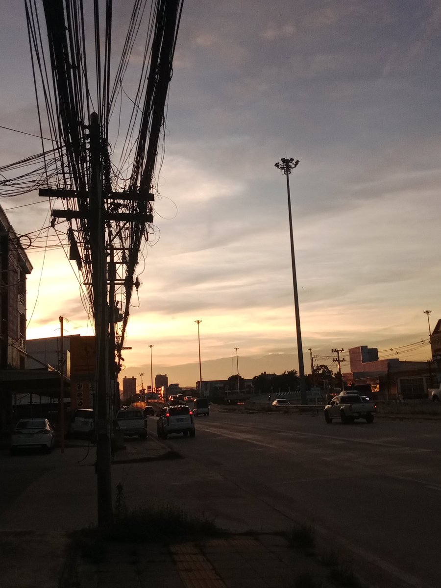 hwtrphngt1's tweet photo. เหงาเกินไปวะระยอง
#ระยอง #มาบพุด #ในเมือง https://t.co/KggZkuOlxT
