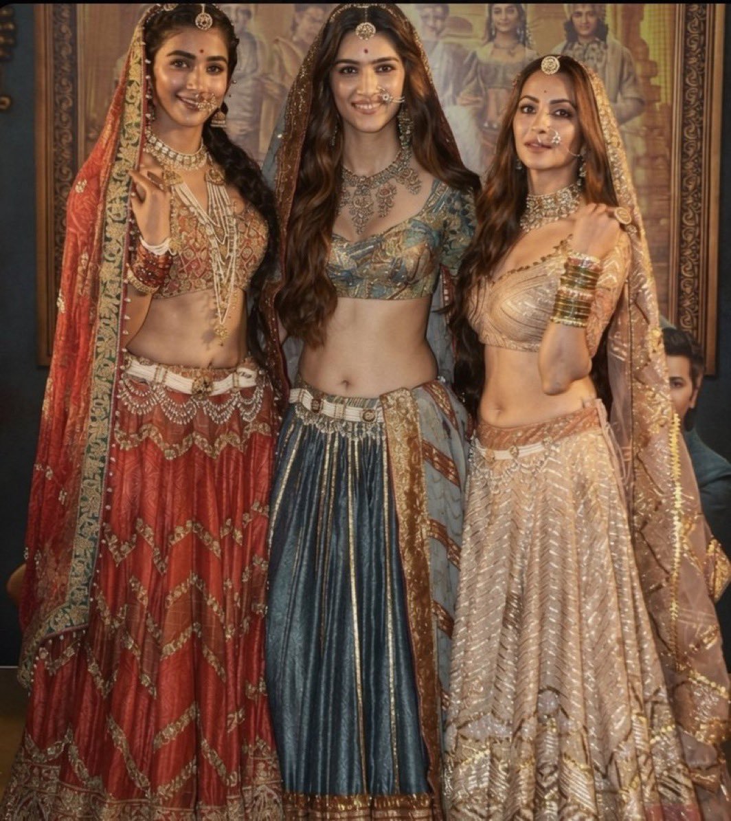 vaani_cutiee💕 tweet media