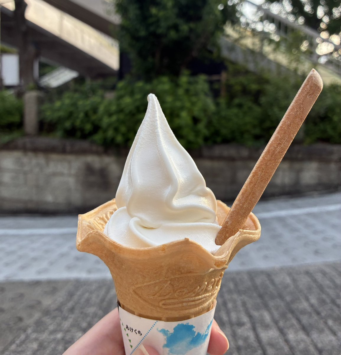 pomkyo's tweet photo. 北海道ミルクソフト無料券プレゼント企画！🍦
7/3 19:00~20:00に @ministopfanと #バリと北海道ミルクソフト をつけてミニストップのソフトクリームの画像を投稿しよう！
https://t.co/Aw7yLbo82s https://t.co/uUg1WT9gpm