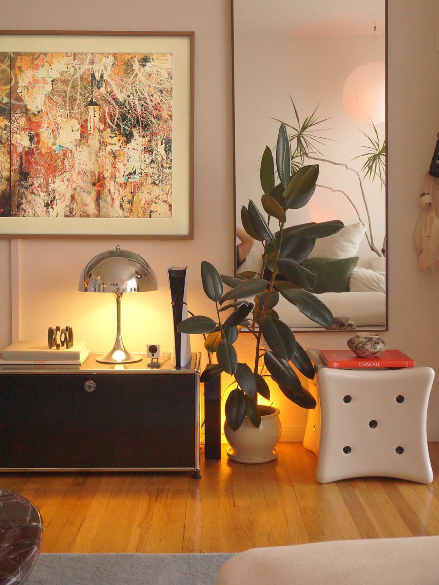 heis_peg's tweet photo. Ceiling lights are overrated. Fill your space with small lamps and watch the whole room come alive https://t.co/mN88Pomv0K