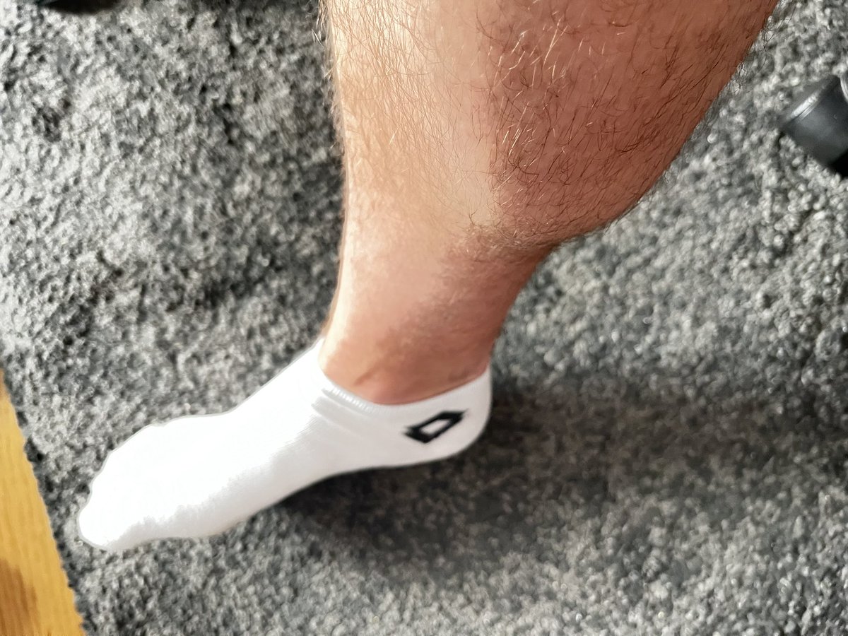 FinDomMentoring's tweet photo. Master is on the way to the airport, I’m going to enjoy my holidays for the next few weeks and you’re going to work and pay for it. Dm to reimburse, also small send losers 🐶

#findom #paypig #cashmaster #humanatm #gayfindom #cashfag #cashslave https://t.co/cVyXKsFzl0