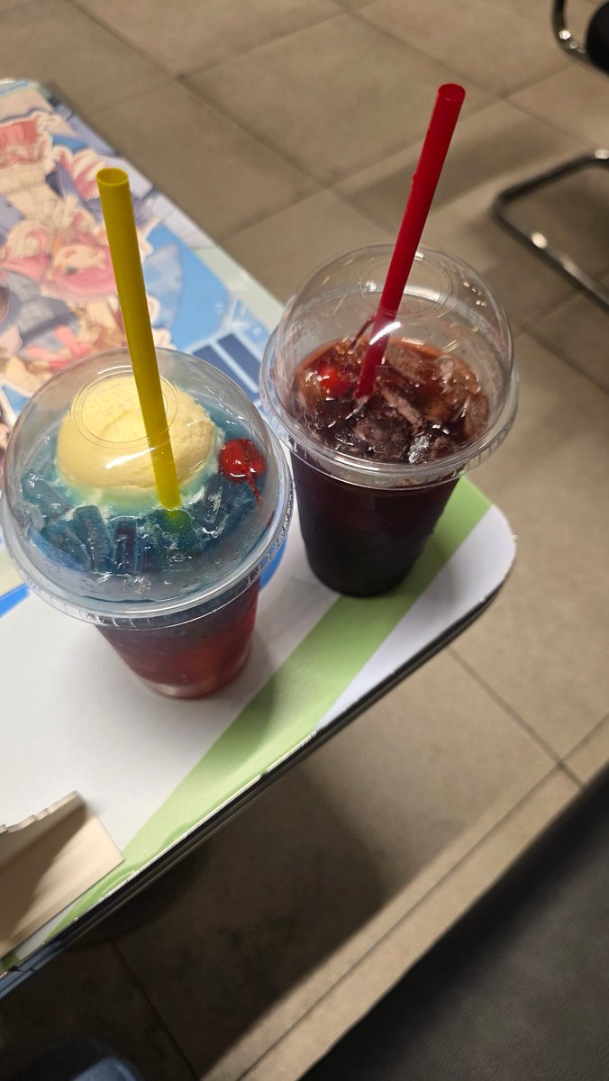 dephynia's tweet photo. date w/ @KeyWeeNyan Lmao https://t.co/wvDj7pJTp3