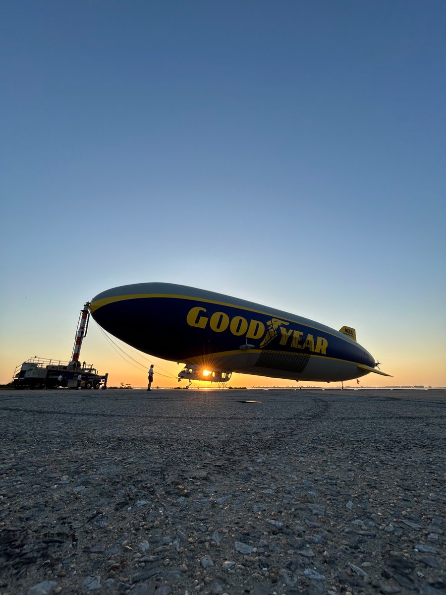 GoodyearBlimp's tweet photo. rise and shine https://t.co/GTNxqzE7cu