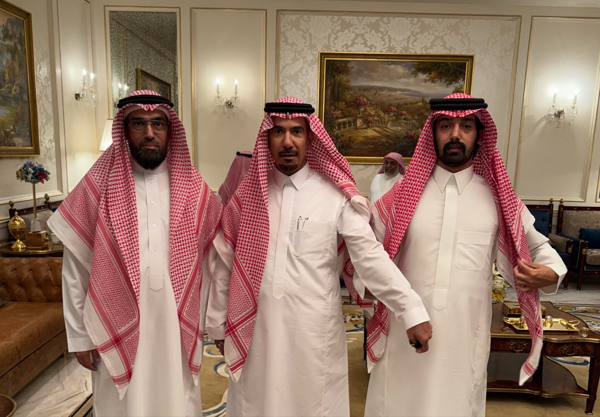 dbasdosari1's tweet photo. قضيت البارحة ليلة جميلة في ضيافة
رجل الأعمال يحيى بن محمد بن الشيخ
ورجل الأعمال فهد بن محمد بن الشيخ
في "ديوانية ابن الشيخ" العامرة.

شكرا على الدعوة الكريمة @f_allshaikh 🙏
- https://t.co/hi6WuJy0tz