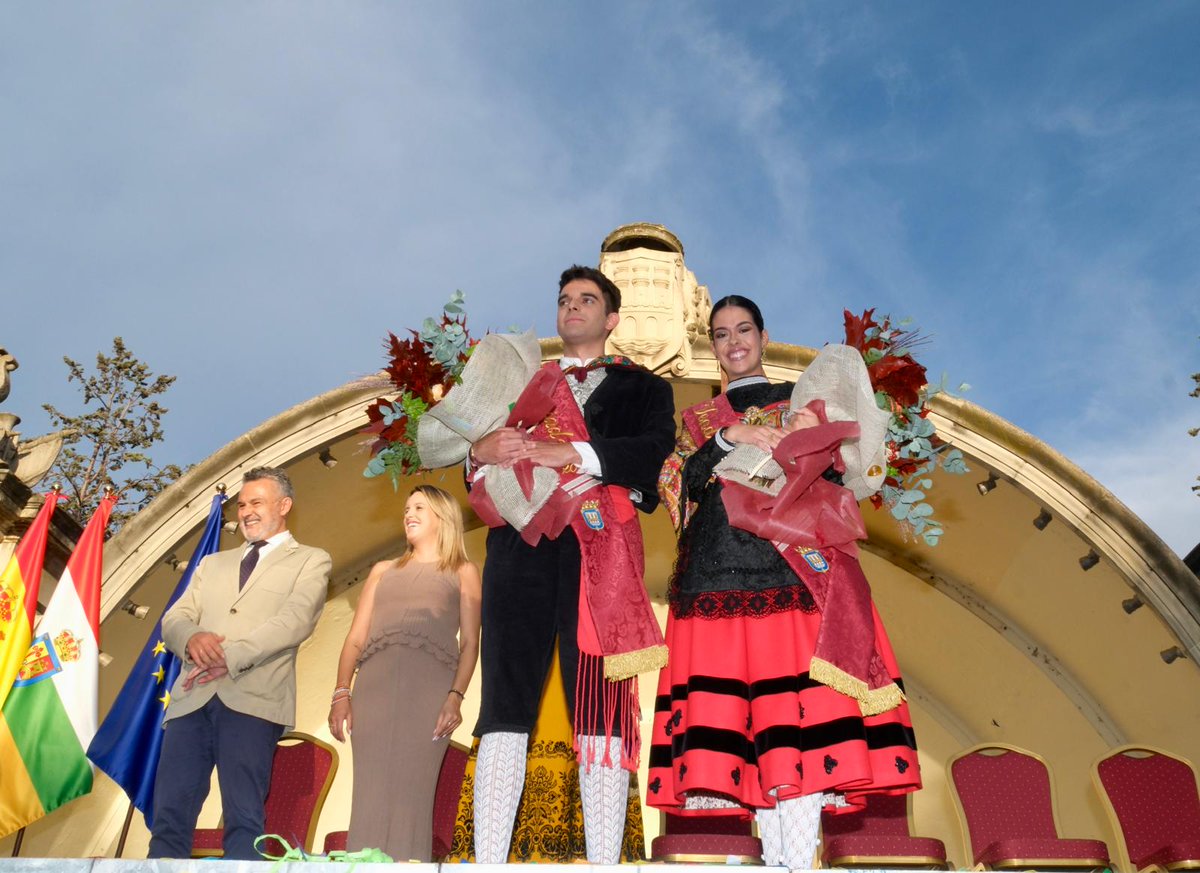 AytoLogrono's tweet photo. ⏱️🇯🇪| Tic-tac, tic-tac… Apenas quedan dos horas para presentar candidaturas para ser vendimiador o vendimiadora de las fiestas de #SanMateo26… ¡Todavía estás a tiempo!

⏰ Hasta las 14h

👉 Más info: https://t.co/gysMFrBV0o https://t.co/NbrFze7M6e