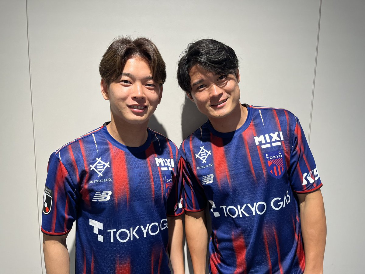 fctokyoofficial's tweet photo. 🔵2026/27シーズン新加入選手お披露目ライブ配信中🔴
現在、#永野修都 選手、#小湊絆 選手が出演中!!🙌
このあと新加入の #本間至恩 選手 #石原広教 選手も出演します🔥 
ぜひご覧ください!!!!!🔵 🔴
視聴はこちら▶ https://t.co/1RBIWKniZ7

#fctokyo #tokyo https://t.co/BXPYSTviqq