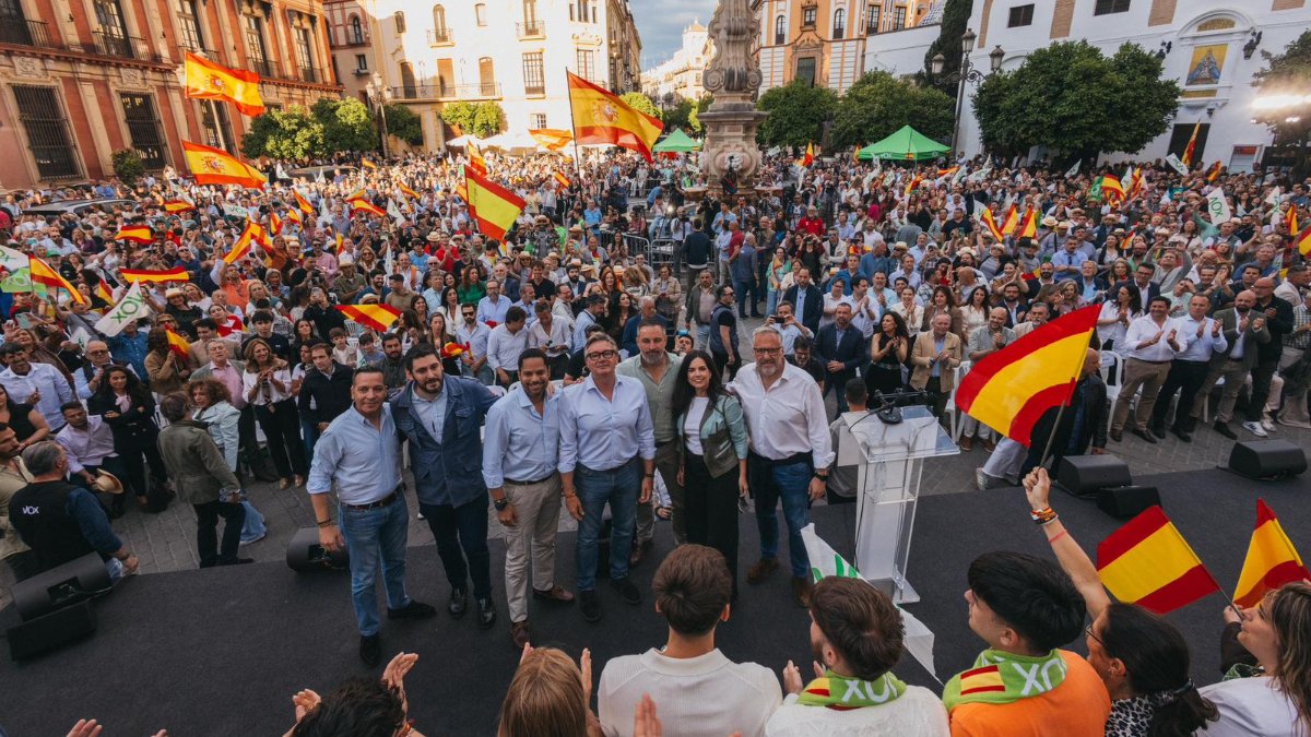 gaceta_es's tweet photo. VOX logra reducir un 50% las subvenciones a sindicatos y patronal en Andalucía: «Los recursos públicos para las necesidades de los andaluces»

https://t.co/3vyEaeLkYO https://t.co/v0XTFFRU8i