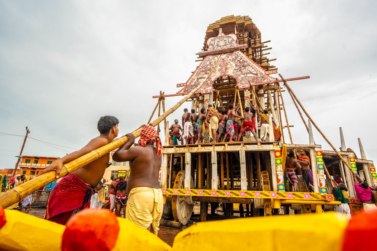 SJTA_Puri's tweet photo. ପବିତ୍ର ଶ୍ରୀଗୁଣ୍ଡିଚା ଯାତ୍ରା ପାଇଁ ଆଗେଇ ଚାଲିଛି ଶ୍ରୀବିଗ୍ରହଙ୍କ ରଥ ନିର୍ମାଣ କାର୍ଯ୍ୟ। 

ଜୟ ଶ୍ରୀଜଗନ୍ନାଥ ମହାପ୍ରଭୁ।🙏 

#Rathayatra2026 #JaiJagannatha #RathaJatra2026 #RathaYatra #ShreeJagannathaDhaam #Puri https://t.co/M6D35GQXBj