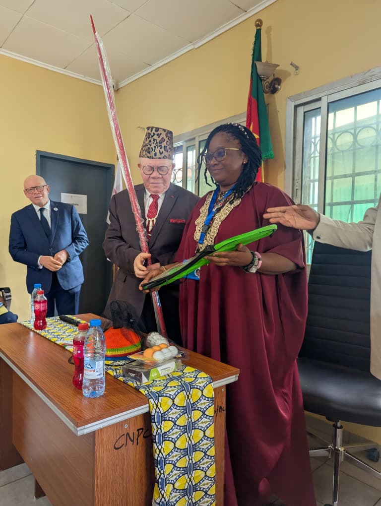 UnescoYaounde's tweet photo. Dans le cadre de "We Ring The Bell", à travers le projet "Disability" financé par le #GlobalDisabilityFund, @UnescoYaounde, avec la #COMNAT, a remis des équipements sportifs adaptés pour soutenir une pratique sportive plus inclusive au profit des enfants en situation de handicap. https://t.co/VcGIxXHqnX