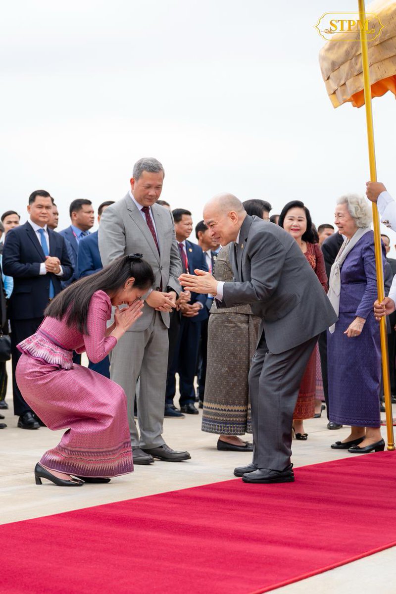 Dr_Hunmanet_PM's tweet photo. រួមជាមួយនឹងភរិយា ចូលរួមថ្វាយព្រះរាជវន្ទនកិច្ច ព្រះករុណាព្រះបាទសម្តេចព្រះបរមនាថ នរោត្តម សីហមុនី ព្រះមហាក្សត្រ នៃព្រះរាជាណាចក្រកម្ពុជា ជាទីគោរពសក្ការៈដ៏ខ្ពង់ខ្ពស់បំផុត និ��� សម្តេចព្រះមហាក្សត្រី នរោត្តម មុនិនាថ សីហនុ ព្រះវររាជមាតាជាតិខ្មែរ ក្នុងសេរីភាព សេចក្តីថ្លៃថ្នូរ និងសុភមង្គល ស្តេចយាងមាតុភូមិនិវត្តន៍ពី រដ្ឋធានីប៉េកាំង នៃសាធារណរដ្ឋប្រជាមានិតចិន។ 

ខេត្តកណ្តាល រសៀលថ្ងៃសុក្រ ទី៣ កក្កដា ២០២៦

#ហ៊ុនម៉ាណែត #Hunmanet #កម្ពុជា #cambodia #សន្តិភាពនៅកម្ពុជា #Peaceincambodia