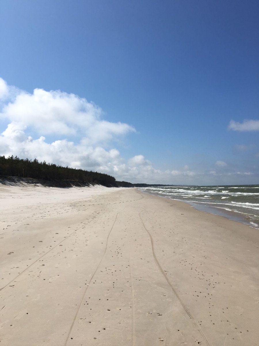 PolandTravel_UK's tweet photo. Golden beaches, fresh sea air and some of Europe's unique moving sand dunes... ☀️🌊
Łeba is one of Poland's favourite summer destinations and the perfect base for exploring the spectacular Słowiński National Park.
#VisitPoland #Leba #BalticCoast https://t.co/WbpTT46RVn