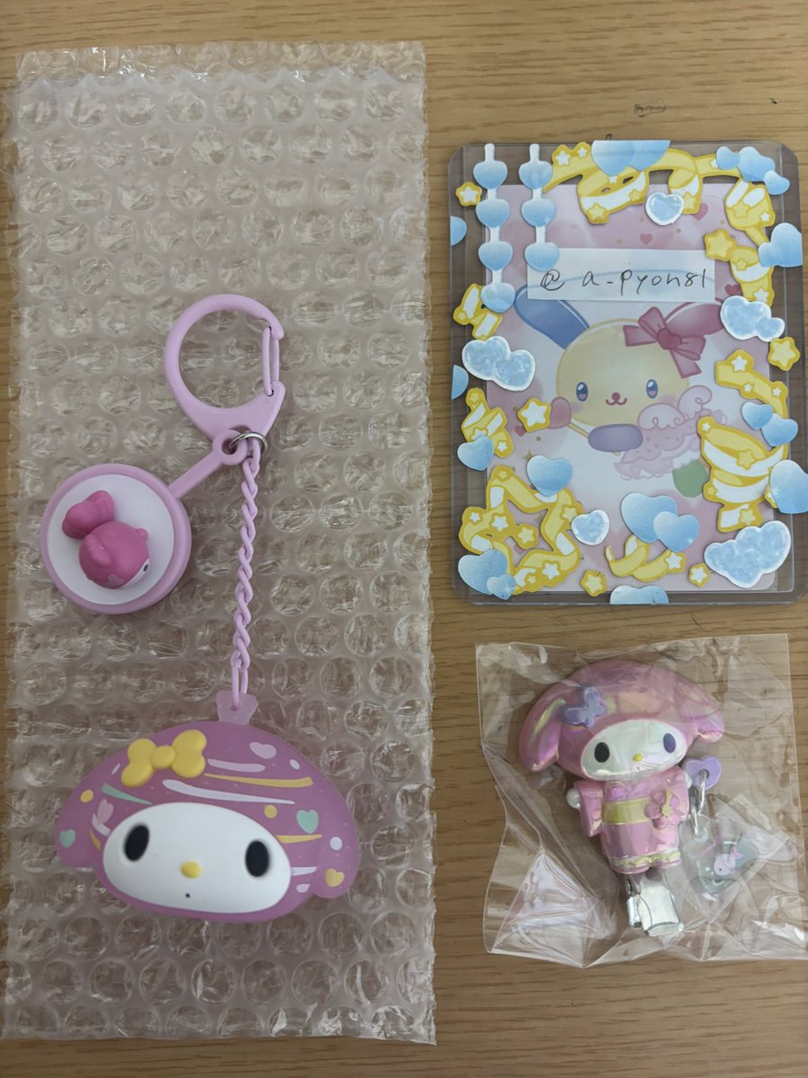 a_pyon81's tweet photo. 【交換】サンリオ キャラキラ祭り！ 前髪クリップ シークレット ヨーヨー 風チャーム

譲:マイメロ

求:前髪クリップ→ウサハナ
    ヨーヨーチャーム→シナモン(身内分)

郵送交換希望です📮
お気軽にお声がけください🕊️ https://t.co/LznchDWA8Y
