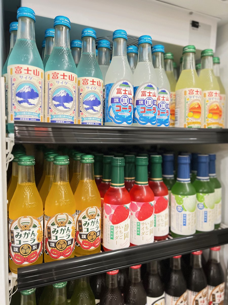 MIT_kitteosaka's tweet photo. 今日も10日のオープンに向けて準備中です💪✨
商品もどんどん入荷してきてます！そんな中からほんの少しだけご紹介♪
これからも続々と商品情報を発信していきます☻
＃ＫＩＴＴＥ大阪 ＃メイドイントーカイ ＃新店 ＃東海土産 ＃東海地方 ＃東海４県 https://t.co/HxS7vVjPRM