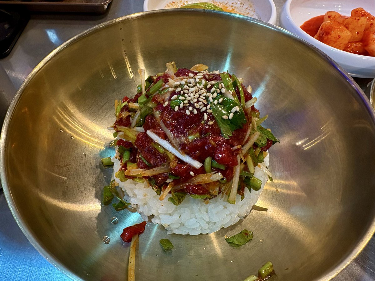 ygaurdhk's tweet photo. 韓国🇰🇷で食べたユッケビビンバ

①ザ牛肉タルタル / 江南
13000₩（￥1366）

②ヤンヤンチブ / 狎鴎亭
1800₩（￥1888）

③ヌンドンミナリ / 聖水
15000₩（￥1569）

④ミオクユッケ / 広蔵市場
11000₩（￥1158）

個人的にはヤンヤンチブが1番好きでした😻
店員さんがフレンドリーなのはザ牛肉タルタル✨