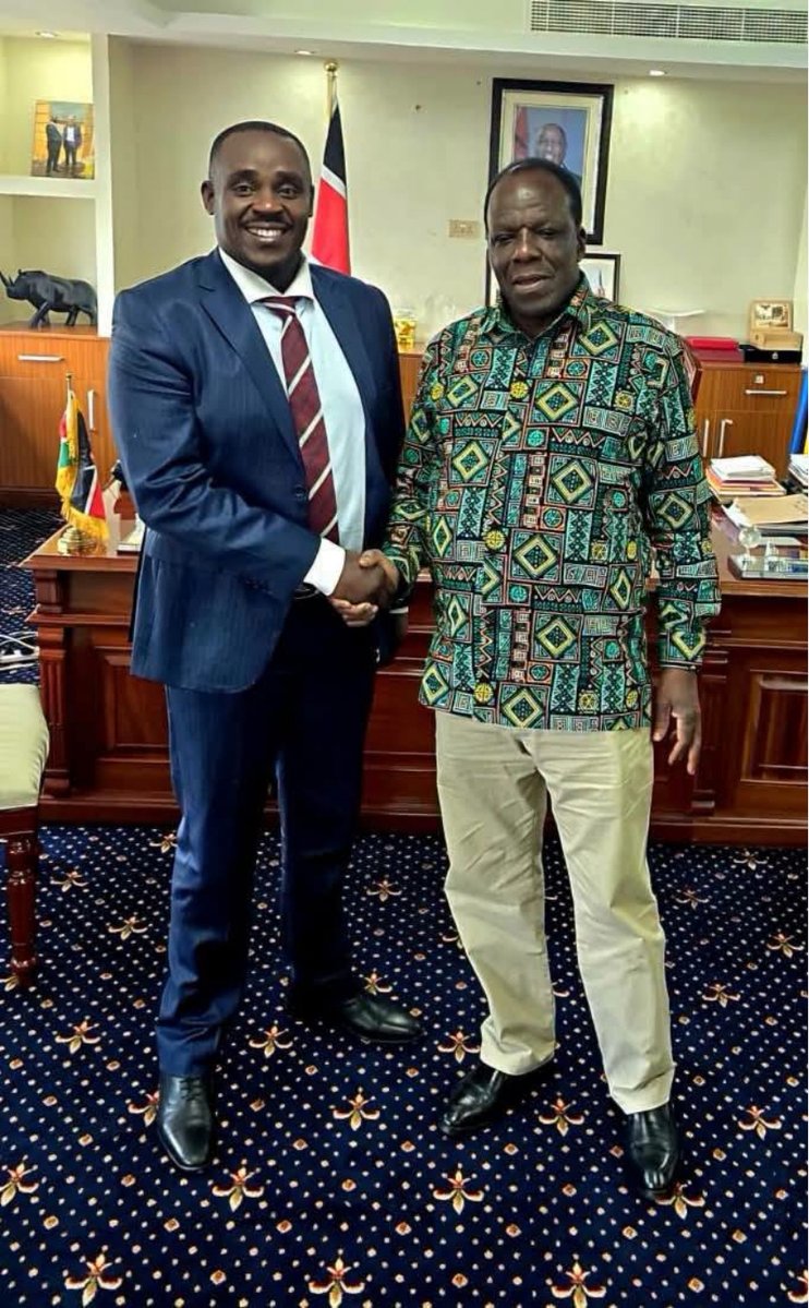 valegonzalez_01's tweet photo. PS Indangasi engagement with Malala shows government commitment to Luhyas
#MulembeQuits
Linda Mwananchi Splits
Malala at Statehouse
DCP Sold https://t.co/KU5m0Oi7Q9