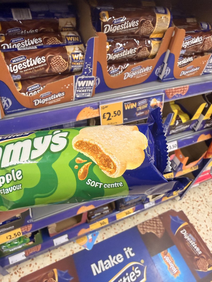 All_Things_New_'s tweet photo. McVitie’s Jammy’s Apple! 🍏 At Morrisons @McVities #mcvities #jammys #apple #biscuits #wellthisisnew https://t.co/eFVUGfPfF3