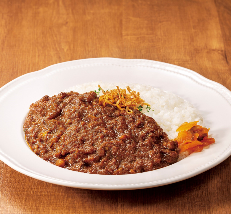 tw_believer's tweet photo. 今日は同級生とランチ・ミーティング🍛

...ミーティングぅ〜？

何やら悪巧みを、いや、楽しい事をしようじゃないかって話してたんです🍺

#ロイヤルホスト
#ビーフジャワカレー
#一択の男
#神奈川県立港北高校 https://t.co/qsvyi3py43
