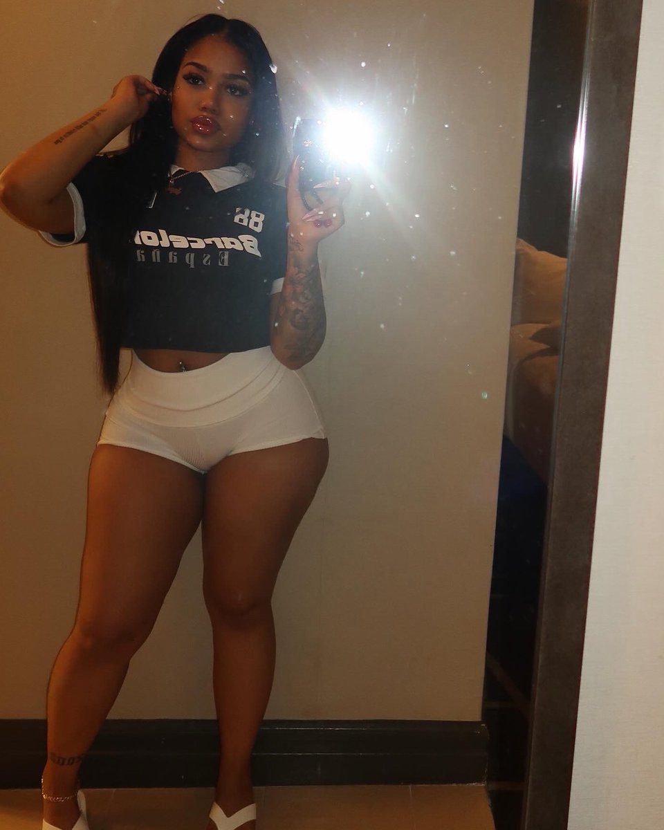 mellgivehimhell's tweet photo. smash or pass ? https://t.co/iRkAYcUi2d