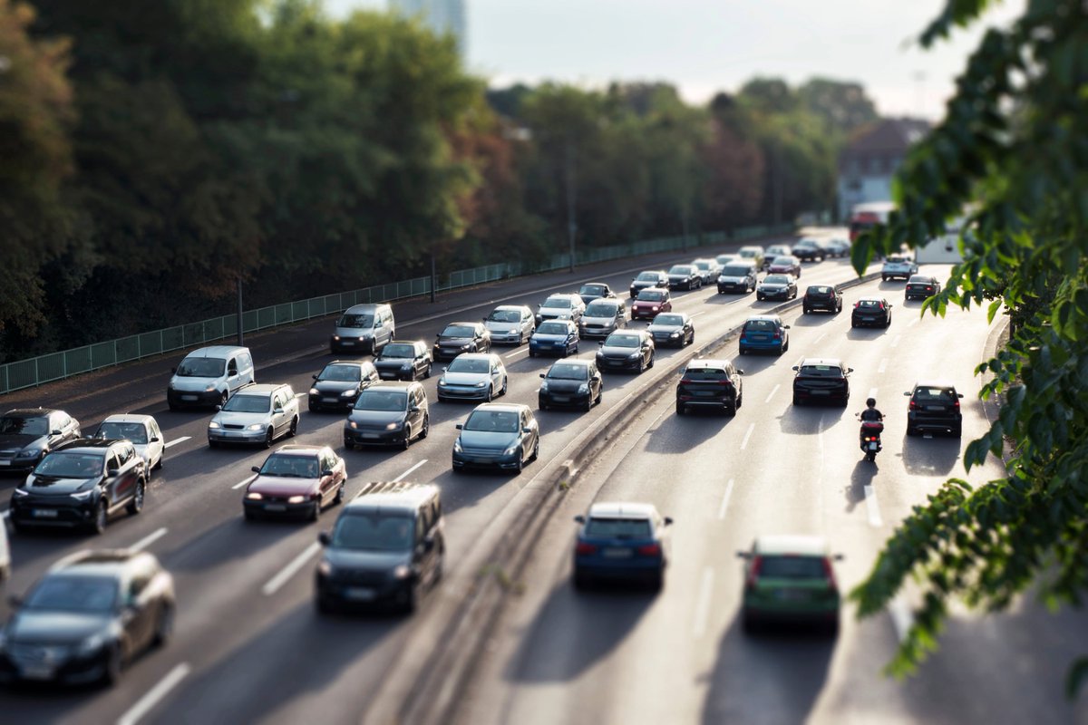 interiorgob's tweet photo. 🚘 Desde hoy a las 15 h. y hasta el domingo la @DGTes pone en marcha la #OperaciónVerano 2026. Se prevén 4,8 millones de desplazamientos.

📍Este año, recuerda:
👉🏼Llevar la baliza V-16 para preseñalizar incidencias 
👉🏼 0️⃣1️⃣8️⃣📞 atención a las víctimas de siniestros de tráfico https://t.co/2WtC6bADx3