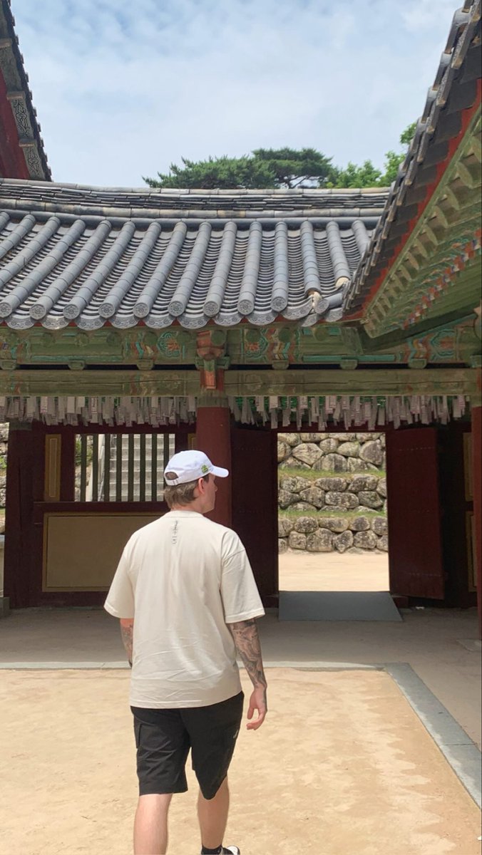 rkh2407's tweet photo. 🇰🇷 https://t.co/dHMo3Rcg24