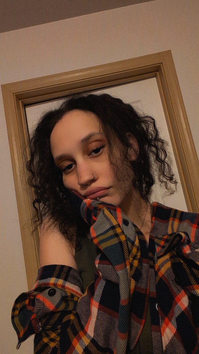 lochnesssage's tweet photo. lvl 31 • mndi
❥ infj // ♒︎ 
❥ artist // photographer 
❥ anime // books // games // horror // sci-fi 
❥ mental health advocate https://t.co/42AnCGYxht