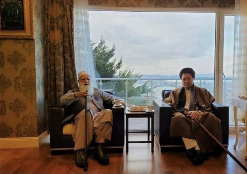 DrMahmoodi62457's tweet photo. د افغانستان دوه ستور مزلي چی په ترکیه کی یې سقوط کړی 
 اردغان مسلمان ده او امان الله خان کافر وه 
په شرف مو لعنت سه له طرفدارانو سره مو 
 د انګریز بچیانو !! https://t.co/2WdMSbsKf9