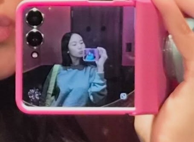 kryzrei_'s tweet photo. ganito sila mag update ng mirror selfie pics sa isa’t isa #mytruth https://t.co/dTweq0mD1M