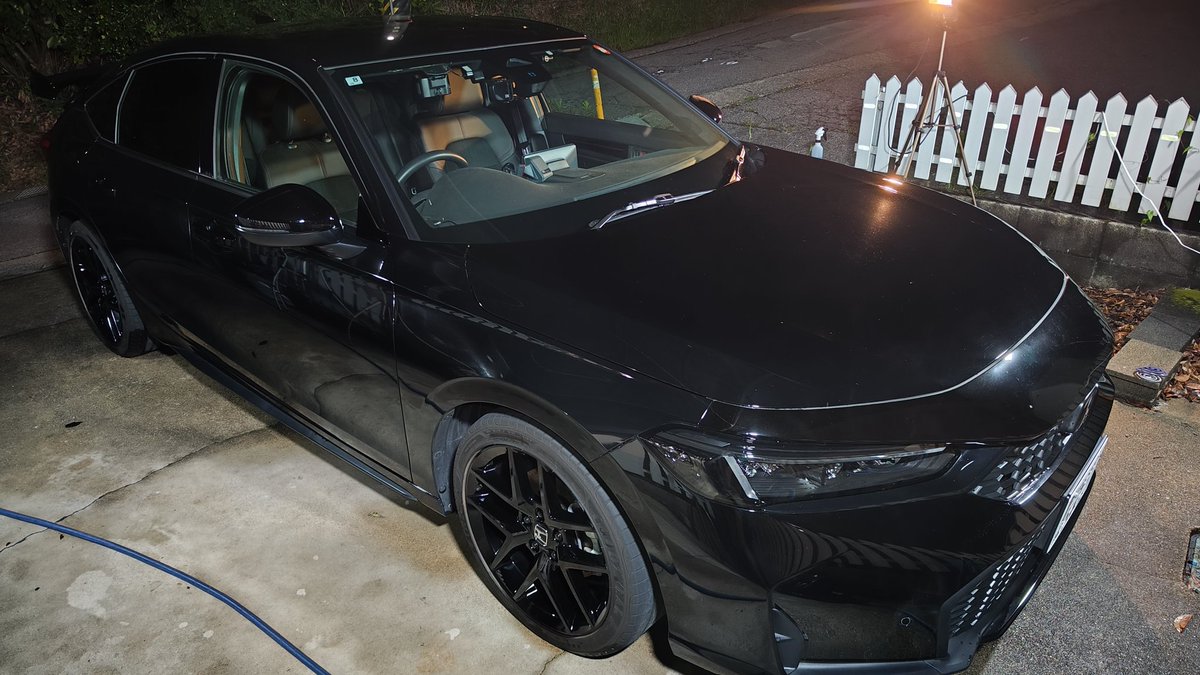 yuu_carwash's tweet photo. Microfiber Madnessの製品レビューを行いました!
ガラス用タオル VITRIAの使い勝手が良くて感動🤩
デリパッドシリーズもフワフワで超滑りが良かった👍️
良い製品がたくさんだ...
夜洗車は、湿度がちょっと高くなってしまうけど、涼しいし快適だなぁ😭
#MicrofiberMadness https://t.co/9lwAvrR9C4