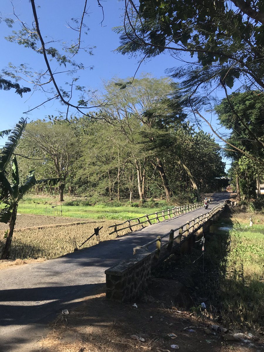 Shrlmatarau's tweet photo. Tiap perjalanan tuh emang selalu ngasih pemandangan yang beda-beda cakepnya💚💙 https://t.co/3xFfBWo3Dm