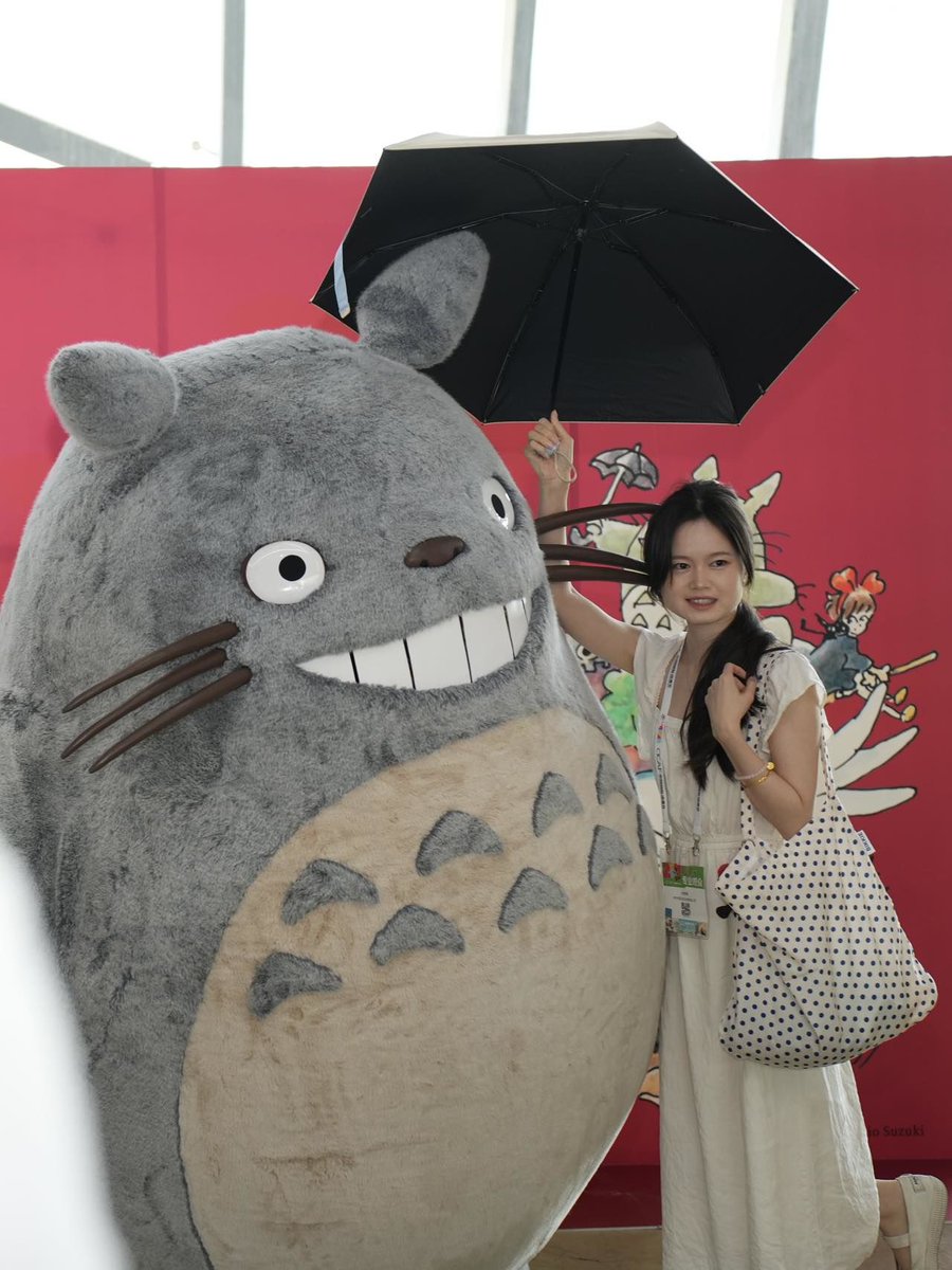 lika55187068's tweet photo. Just rocked up to the anime convention and already scored a perfect Ghibli merch haul plus waited in line for hours to meet my favorite seiyuu—today’s gonna be legendary #AnimeCon #ConLife, https://t.co/yTzcSZY7oP