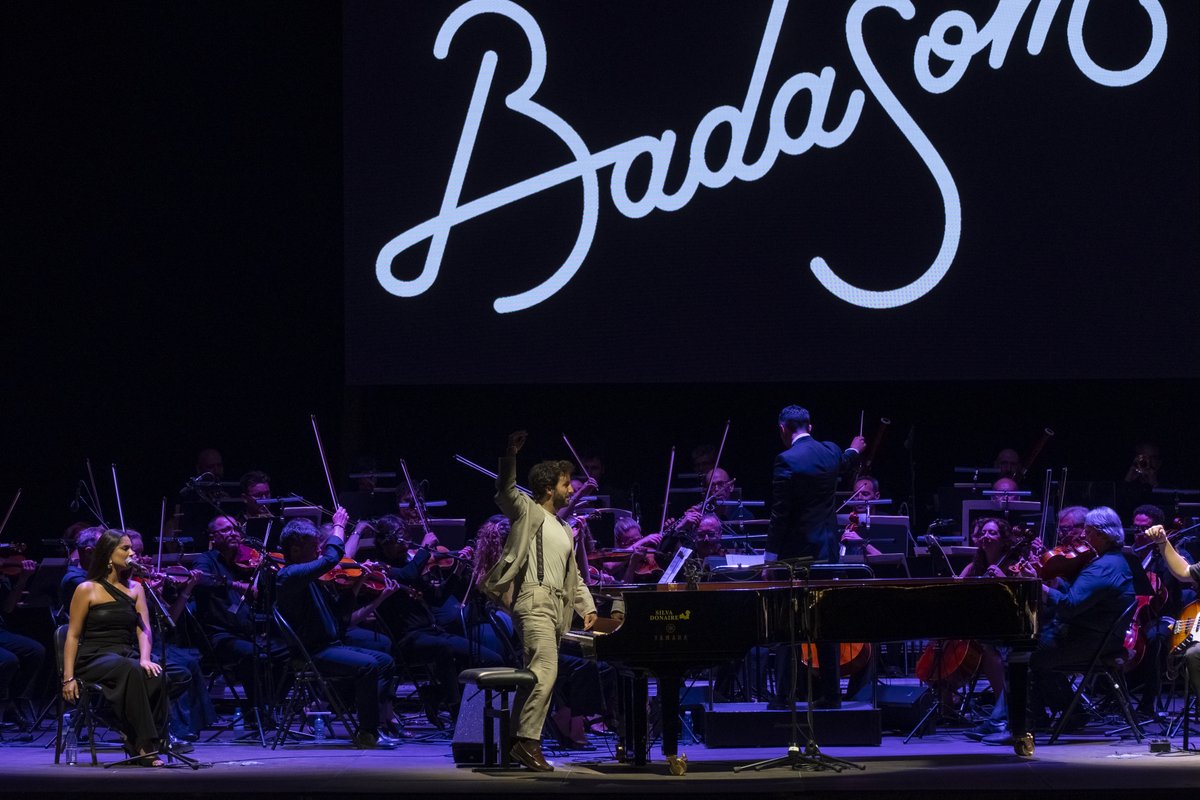 Badasomoficial's tweet photo. 🎹 Anoche @chicoperezmusic demostró su talento en el espectáculo 'Chico Pérez Sinfónico'

Uno de los grandes renovadores del piano flamenco protagonizó un concierto único de jazz, música clásica y la música popular española junto a la @FundacionOex, dirigida por Miguel Morán. https://t.co/LJKOlk5LS2