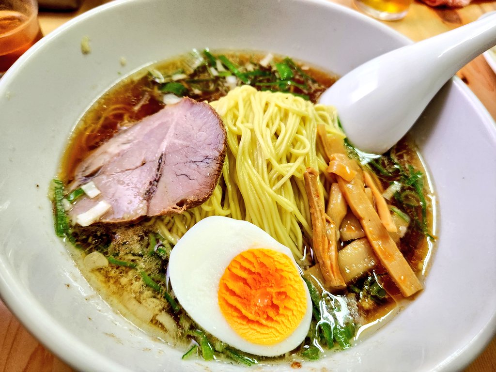 TetsuuuuFree's tweet photo. 本駒込　兆徳
兆徳そば(ニンニク味)、玉子チャーハン、餃子
#町中華
#ラーメン https://t.co/fxF5SYqTOq