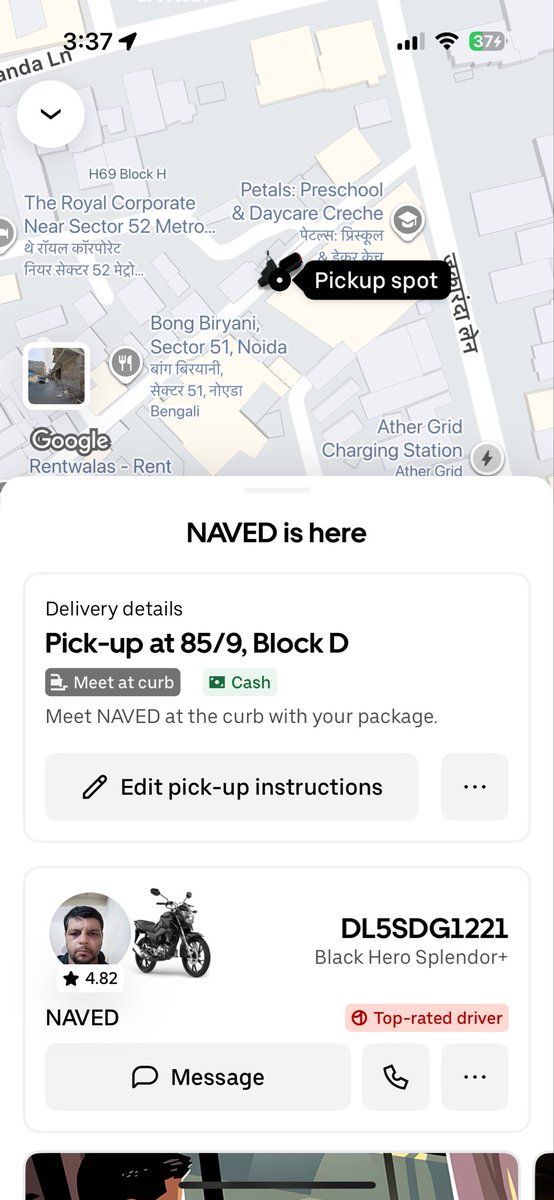 ramanv00's tweet photo. Now @Uber you are not even bothered to reply or give a fair resolution to customers. This driver is asking for 200 extra as he stated that uber give less payout to him. This is not my problem! Why customer have to suffer because of whatever going in between you and your drivers? https://t.co/PijplkV0TR