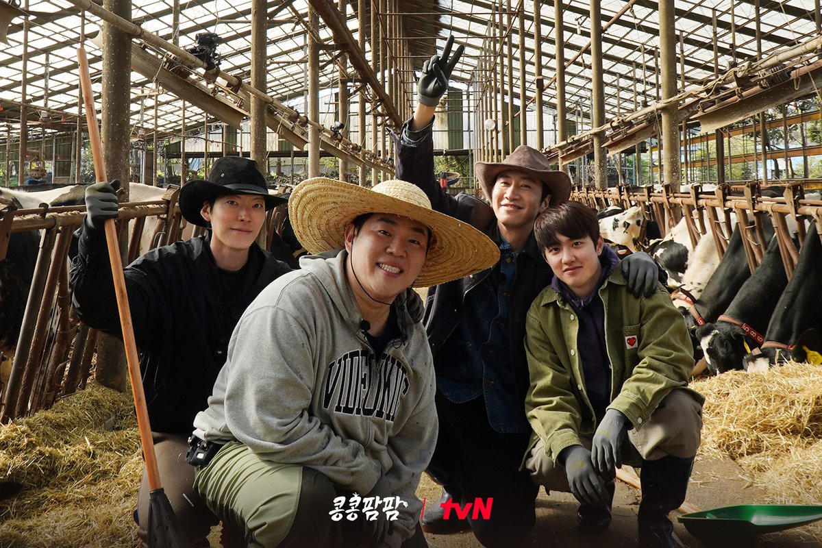 chtvn's tweet photo. [3화 비하인드]
처음부터 함께였던 것처럼
자연스럽게 스며든 인턴과 함께한
연수 3일 차입니다🐮

<콩콩팜팜>
[금] 저녁 8:35 tvN

#tvN #콩콩팜팜 #콩심은데콩나는가고팜하고팜동물농장
#이광수 #김우빈 #도경수
#즐거움엔20tvN #스트리밍은TVING https://t.co/MW5kDwCntl