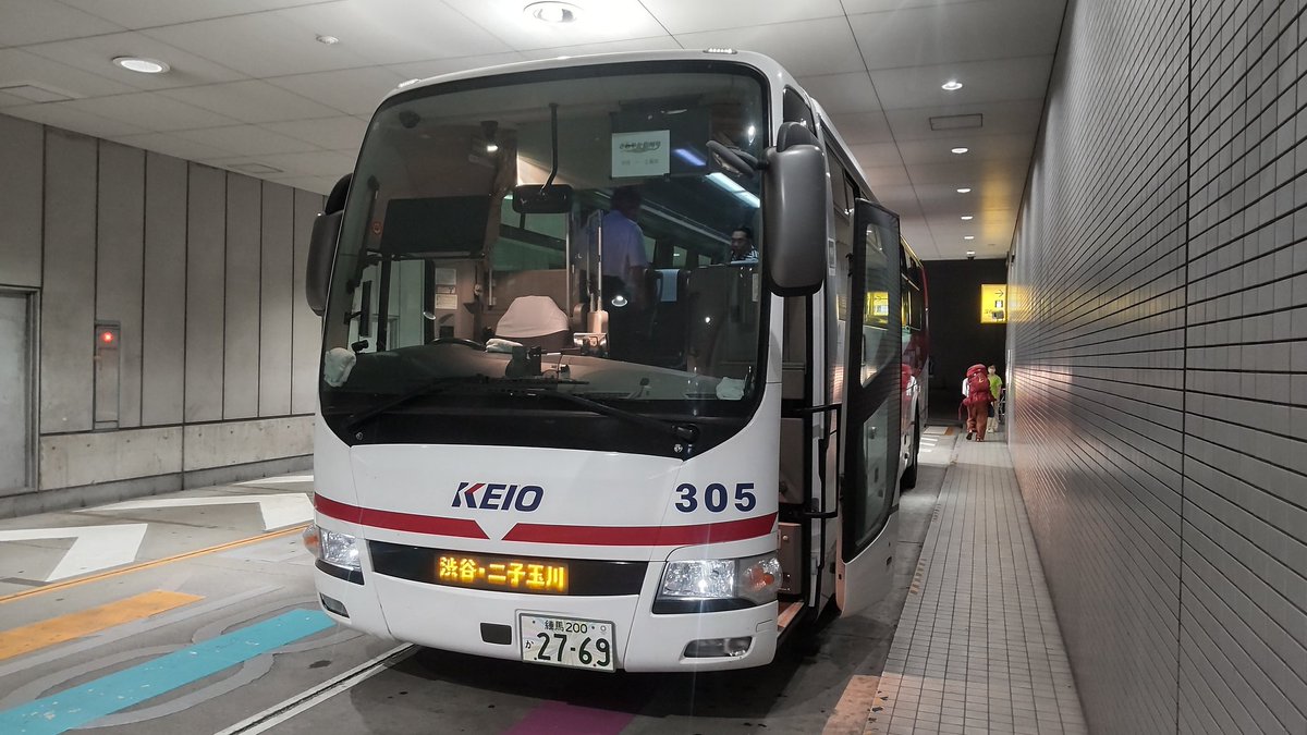 Flying_Dream24's tweet photo. @eritty_eritty9 立山駅・室堂は、写真の２社（１・２枚目）も運転。
東急バスのマーキュリーカラーは、夏季限定さわやか信州号の新島々駅・上高地（京王バス「３枚目」・アルピコ交通の共同運行）もあるよっ。 https://t.co/MLXeAV6AqF