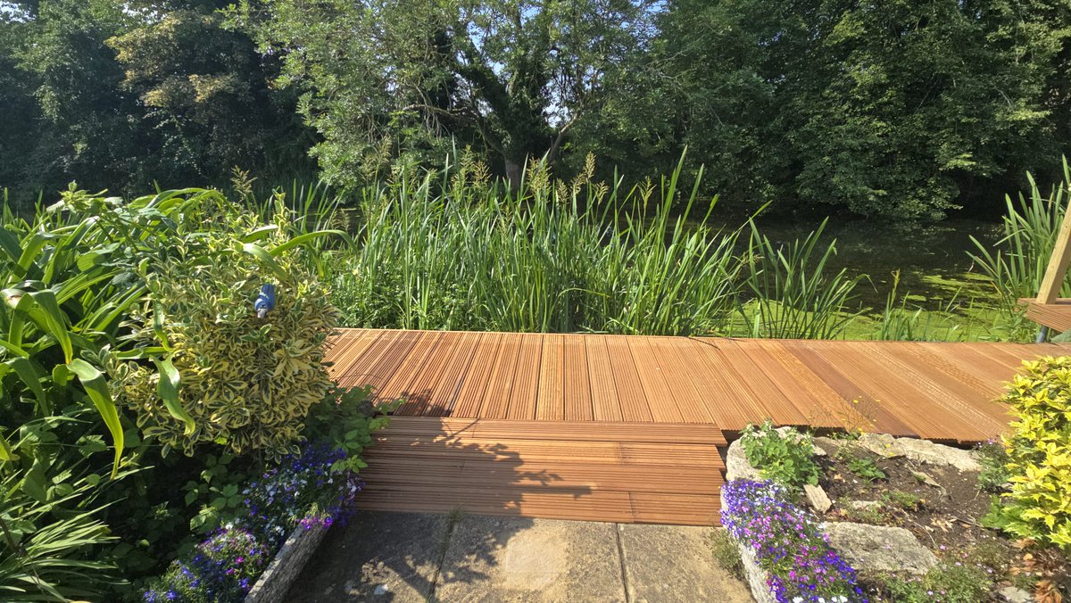 WardleMarine's tweet photo. Jetty, Peterborough
Last month, we built a fantastic jetty with Balau decking in a private residence in #Peterborough. The jetty really complements the area, providing a perfect relaxation spot near the river.
#custommade #madeintheuk #gardendesign #englishgarden #ukgardens https://t.co/KVYFcPFweU
