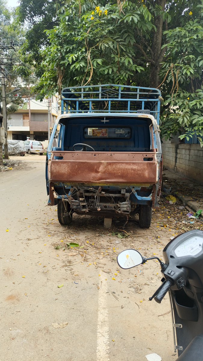 bityb_in's tweet photo. @hemsdoc @BBMPSWMSplComm @GBA_office @krishnabgowda Hoskerehalli near mandya wines store 
https://t.co/qastN0Riaq https://t.co/kZEZb6wIDo