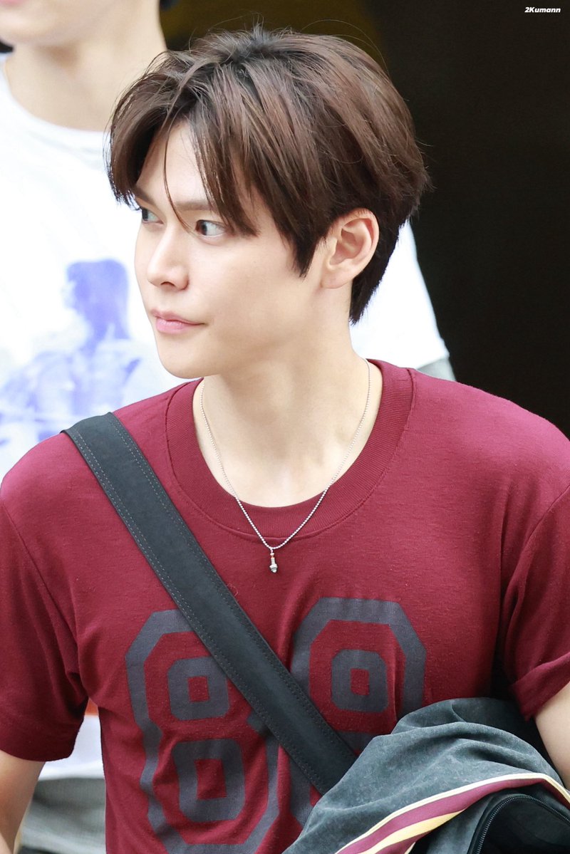 kumannun2's tweet photo. 260703 KBS
잠깐만요…! 엄청 크다…🫪🫪🫪
#은석 #EUNSEOK #ウンソク #宋银硕 #RIIZE https://t.co/LkAehvtChA