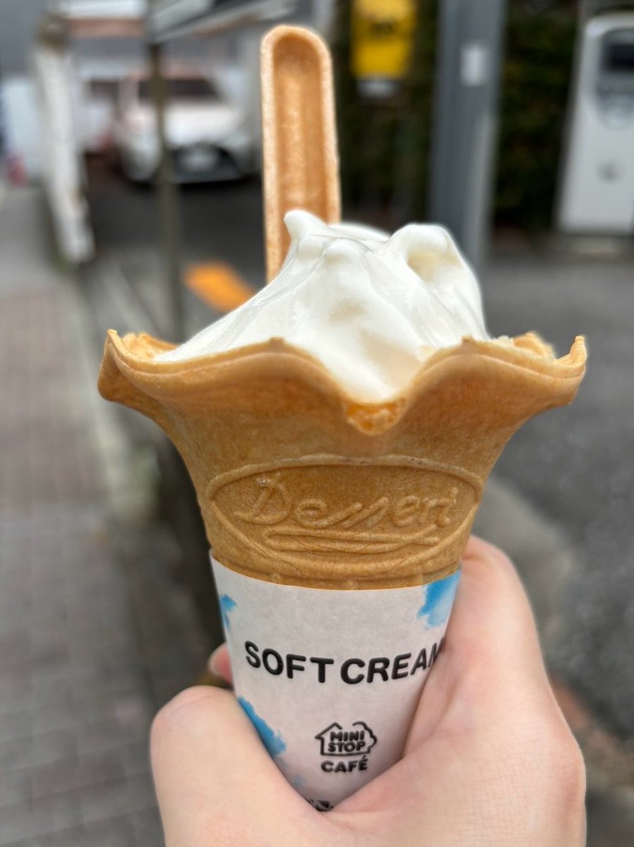 meoppoa55s's tweet photo. #バリと北海道ミルクソフト

@ministopfan https://t.co/QOIe4VfOLi