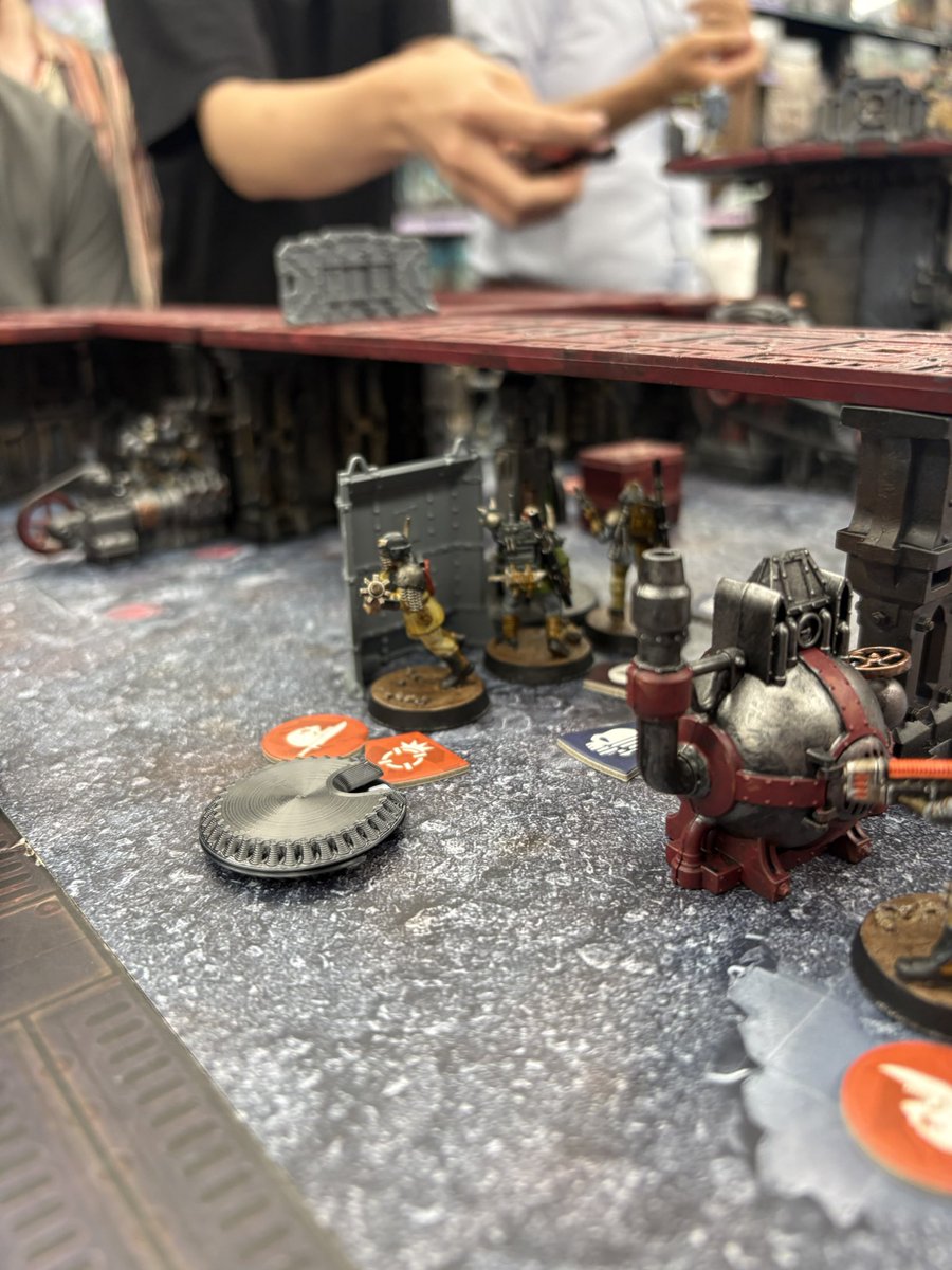 Warhammerjim's tweet photo. 【1人でも大丈夫】

「1人で行くのはちょっと不安…」

実は、ウォーハンマーストアに来る方の多くが最初は1人です❗️

無料体験やイベントをきっかけに仲間ができ、一緒にゲームやペイントを楽しんでいますよ👍

最初の一歩は是非ウォーハンマーストアで...私たちがサポートします！

#WHS神保町 https://t.co/SELp0oH8nE