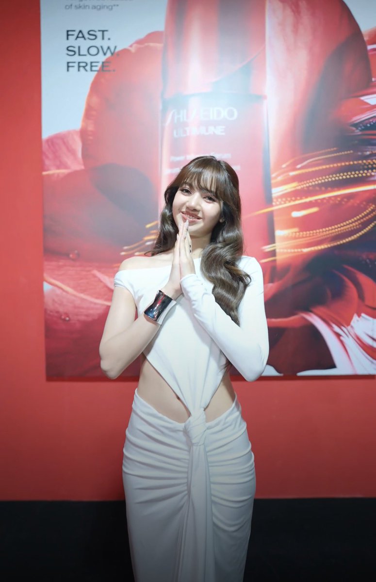 mctch142's tweet photo. คนสวยขาสวยมากเลยวันนี้🫶🏼🥹

LISA ULTIMUNE STUDIO BKK
#LISA #LISAwithULTIMUNE
#ULTIMUNESTUDIOatCENTRALWORLD https://t.co/aj31PPhT1Y