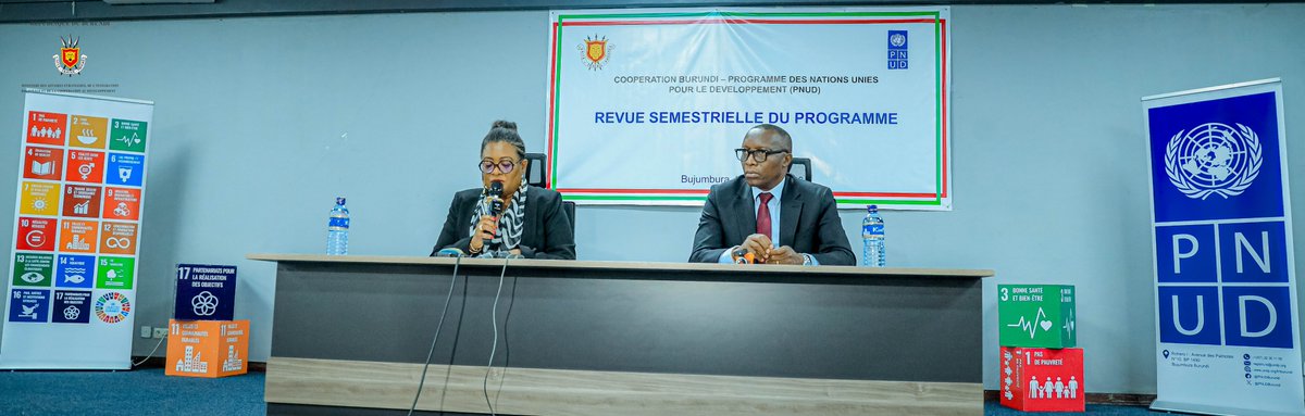 MAEBurundi's tweet photo. Dans son discours, Madame Emma N’gouan Anoh, Représentante Résidente du PNUD au Burundi a fait savoir que le PNUD reste pleinement engagé à accompagner le Burundi dans la dynamique d’accélération de la création d'emplois décents, la mobilisation des investissements, la transformation économique, la résilience face aux chocs climatiques, la digitalisation des services publics, le renforcement de la cohésion sociale et la réduction des inégalités demeurent au cœur des priorités nationales, conformément aux priorités nationales, au Cadre de Coopération des Nations Unies pour le Développement Durable et aux Objectifs de Développement Durable (ODD).

Abordant la question sur les évolutions du contexte qui impactent la mise en œuvre des programmes de développement, Monsieur Libérat Mpfumukeko, Chargé des Missions à la Présidence de la République, exhorte les différents partenaires à reconsidérer l’appui budgétaire au Gouvernement du Burundi puisque le pays fait face à un problème lié à l’approvisionnement en carburant, à l’achat des médicaments et  à l’obtention des devises dont le secteur privé a besoin pour faire des importations alors que les exportations du pays ne peuvent pas couvrir la moitié des importations.

Face à cette situation, il invite les burundais à saisir les opportunités offertes par la présidence de l’Union Africaine par le Burundi et profiter d’un vaste marché de la Zone de Libre Echange Continentale (ZLECAF) en mettant en avant les produits phares d’exportation  et en perfectionnant le climat des affaires.@BurundiGov
@NtareHouse @KwaNtare @nshingamateka
@Burundi_senat @RTNBurundi
