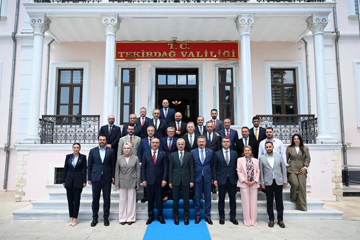 a_uraloglu's tweet photo. 📌 Tekirdağ Valiliğimizi ziyaret ederek Valimiz Sayın @recepsoytrk2 ile İl Koordinasyon Toplantımızı gerçekleştirdik. 

Ulaştırma ve altyapıda güçlü koordinasyonu ve vatandaş odaklı hizmet anlayışımızı aynı kararlılıkla sürdürmek için kurumlarımızla eş güdüm içinde çalışmayı sürdürüyoruz. 🛣️

📍Tekirdağ Valiliği 

#TürkiyeHızlanıyor 🇹🇷
