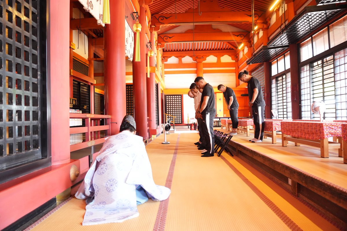 sangafc's tweet photo. 🟣２０２６／２７必勝祈願＠八坂神社🟣
https://t.co/bMI9hZSMro

#sanga #京都サンガ
#ランコポポヴィッチ
#福岡慎平
#ラファエルエリアス https://t.co/R3mJCBClSs