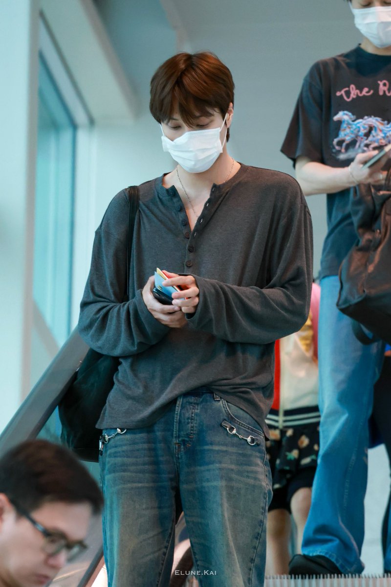 EluneKai's tweet photo. 260703 ICN 
🐻
#카이 #KAI https://t.co/jF48ZdpEs6