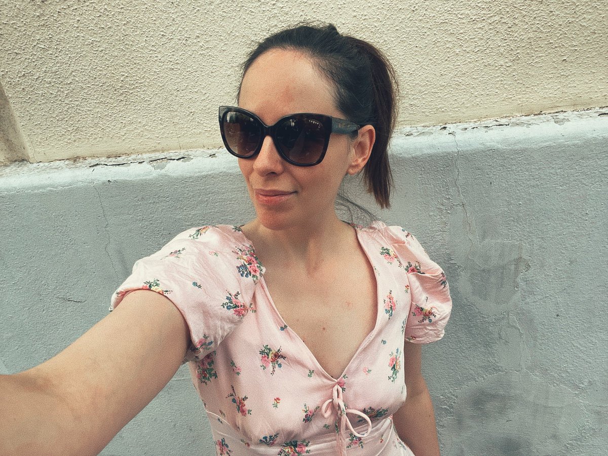 kimdavislive's tweet photo. Summer in the city 🌼

https://t.co/fkQ78fLJ3X https://t.co/0S0UTbwORU